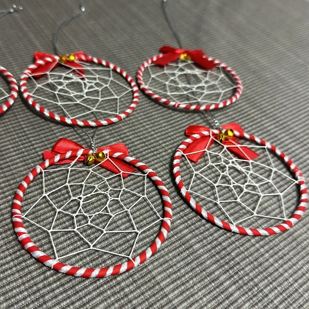Dreamcatcher Red & White striped with red ribbon set of 6 ornaments